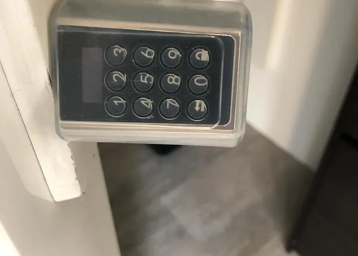 R24/7, 4050 Traun شقة