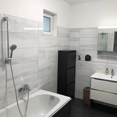 Apartmán R24/7, 4050 Traun Linec