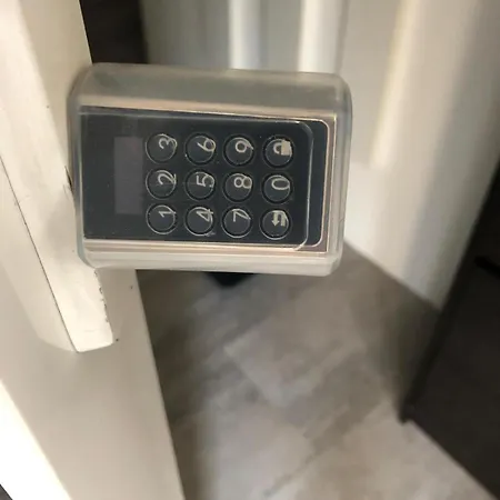 R24/7, 4050 Traun Apartmán