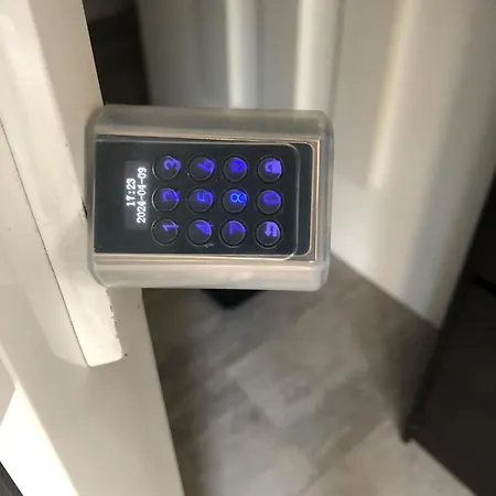 R24/7, 4050 Traun Apartmán Linec